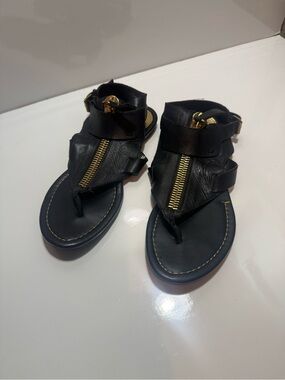 Guess Gaston 2 Leather Sandals Size 6M